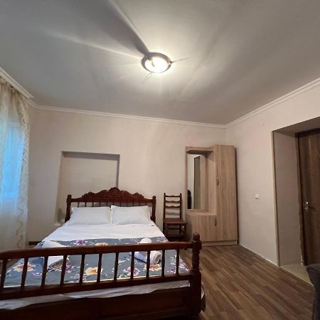 Cozy Apartment In The Centre Of Koetaisi Buitenkant foto