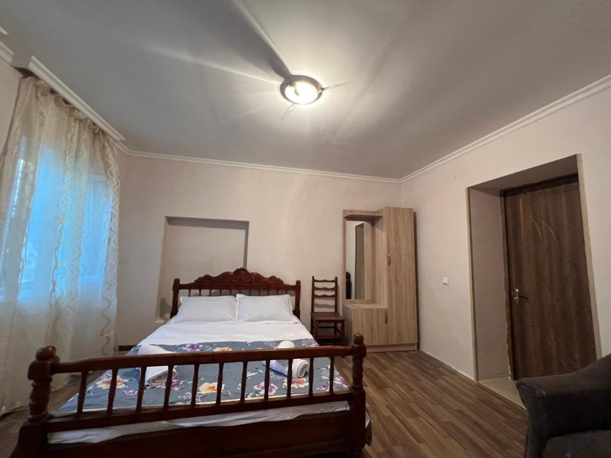 Cozy Apartment In The Centre Of Koetaisi Buitenkant foto