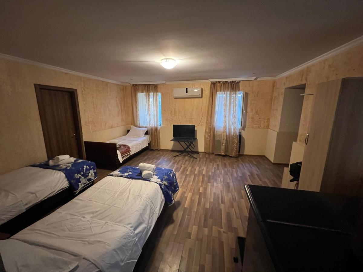 Cozy Apartment In The Centre Of Koetaisi Buitenkant foto