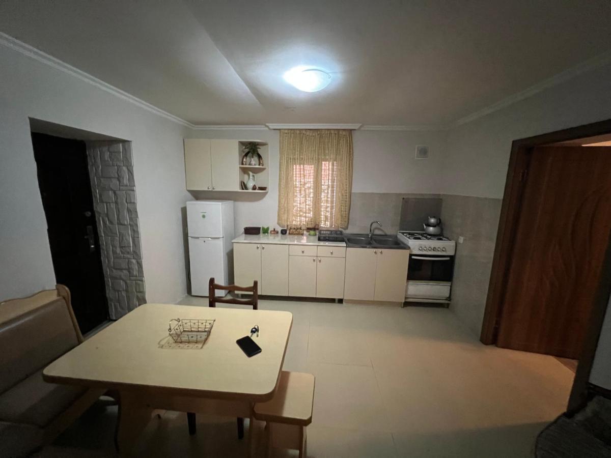 Cozy Apartment In The Centre Of Koetaisi Buitenkant foto