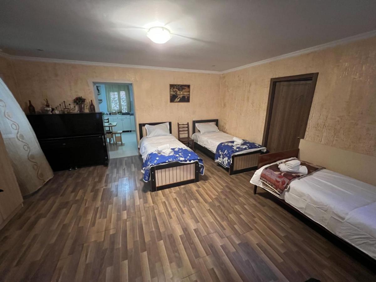 Cozy Apartment In The Centre Of Koetaisi Buitenkant foto