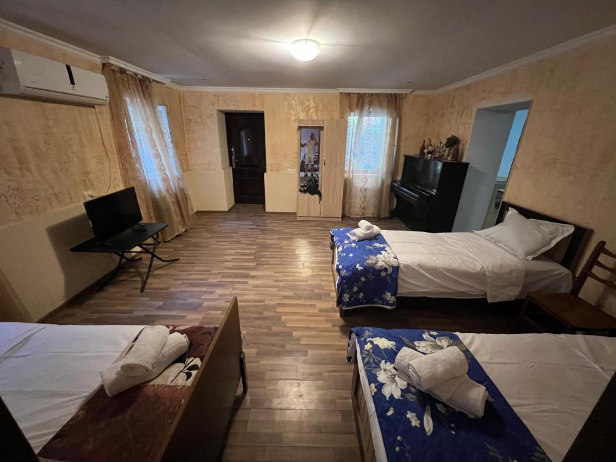Cozy Apartment In The Centre Of Koetaisi Buitenkant foto