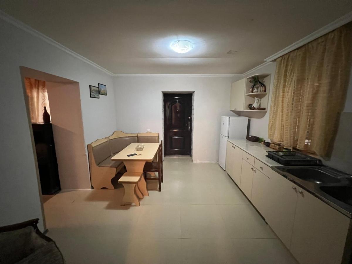 Cozy Apartment In The Centre Of Koetaisi Buitenkant foto