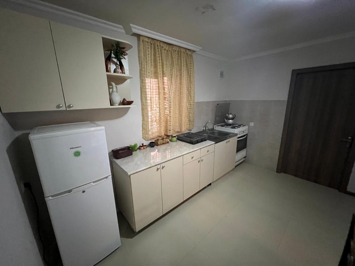 Cozy Apartment In The Centre Of Koetaisi Buitenkant foto