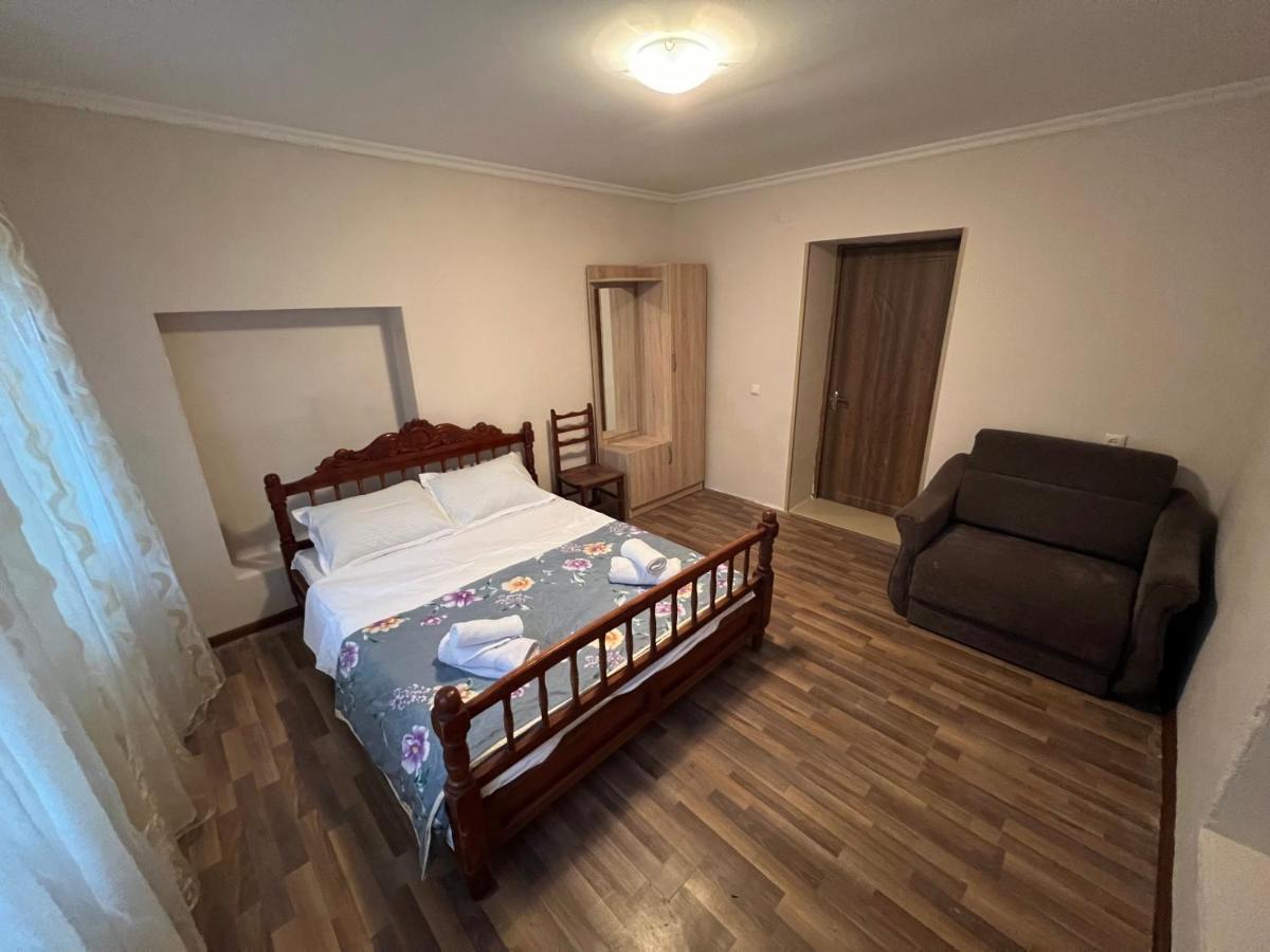 Cozy Apartment In The Centre Of Koetaisi Buitenkant foto