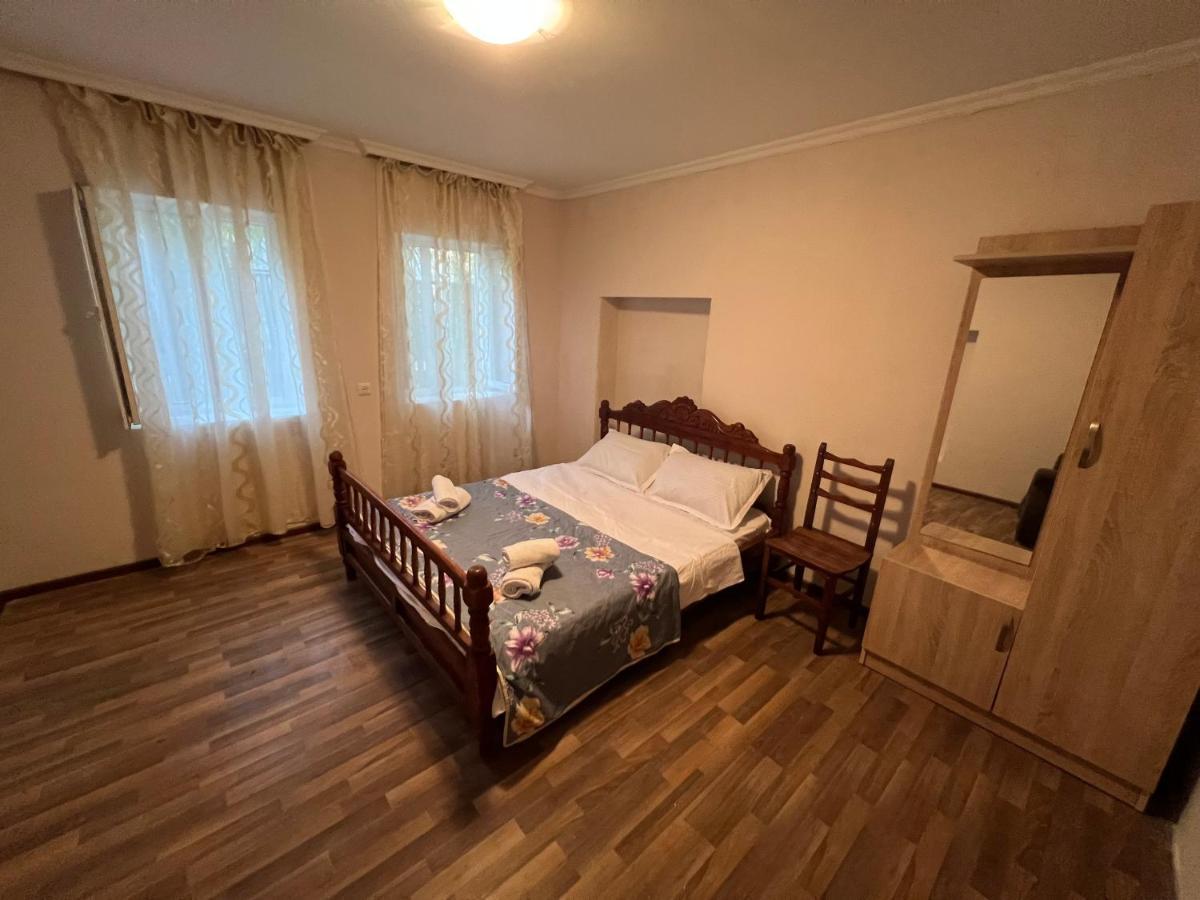 Cozy Apartment In The Centre Of Koetaisi Buitenkant foto